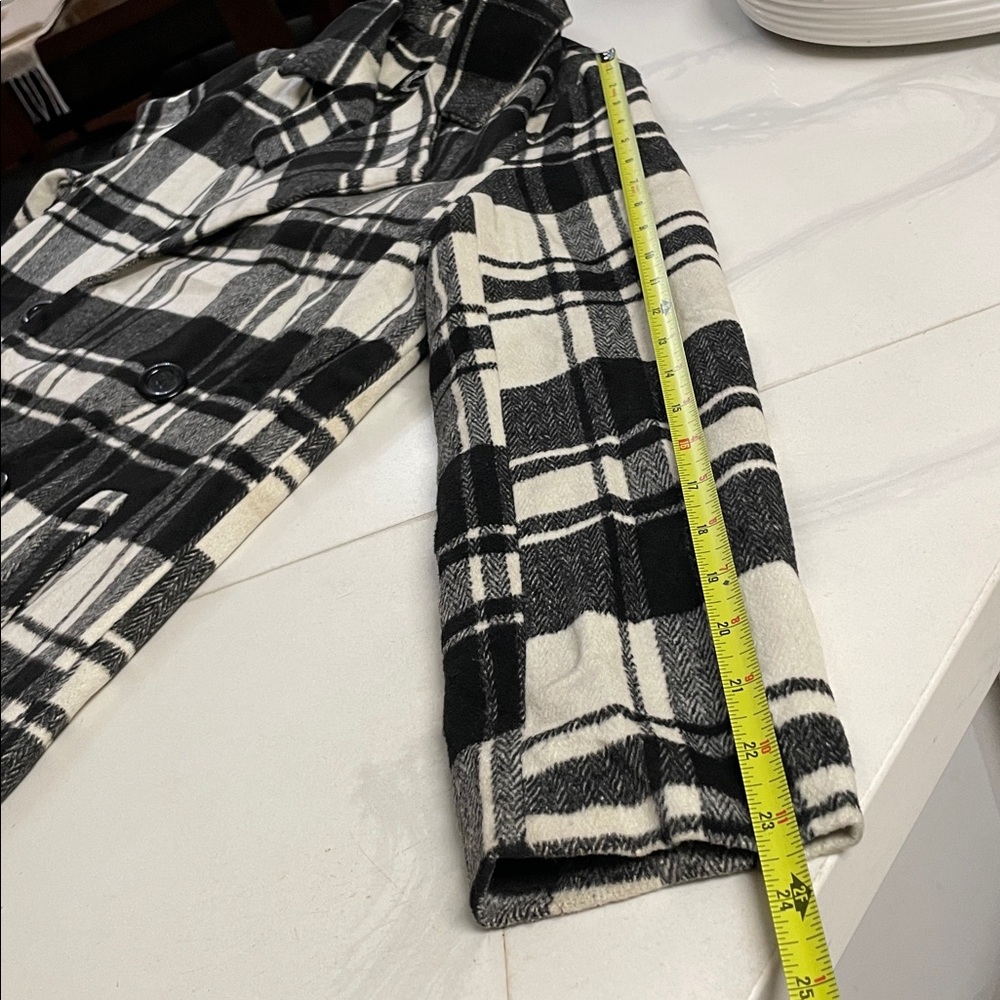 Ambiance Women's Black & White Plaid Pea Coat Jacket  Oversized Size Small Euc - Picture 7 of 13